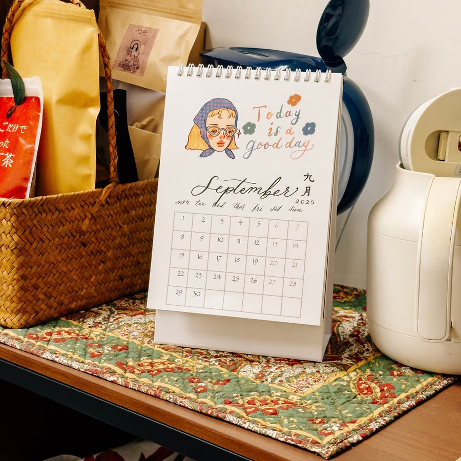 LDV 2025 triangle desk calendar