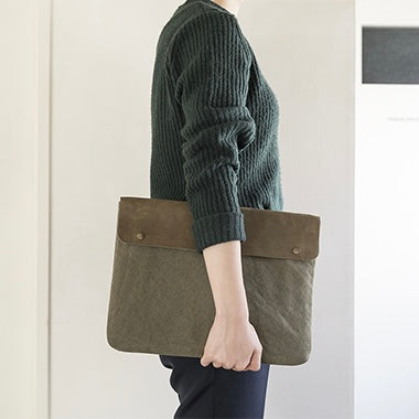 Traveler’s Factory Canvas Pouch in olive - Size L