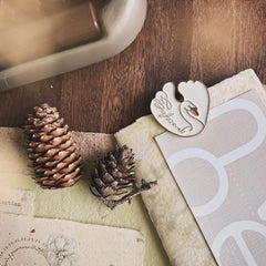 Nove Journal Clip - swan