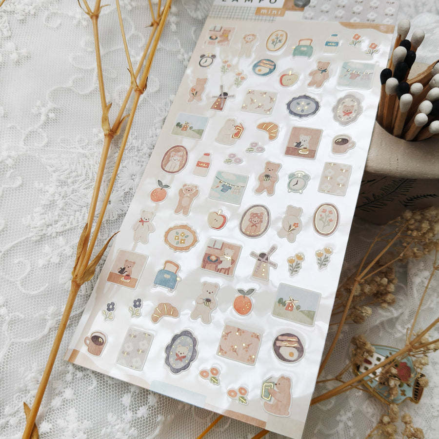 Mind Wave LAMPO Mini Gold Foil Sticker - Bear in the Morning