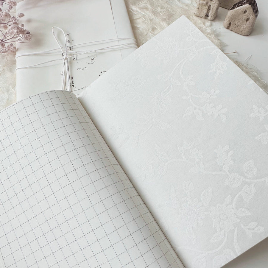 Hanen studio handmade journal book (white frame)