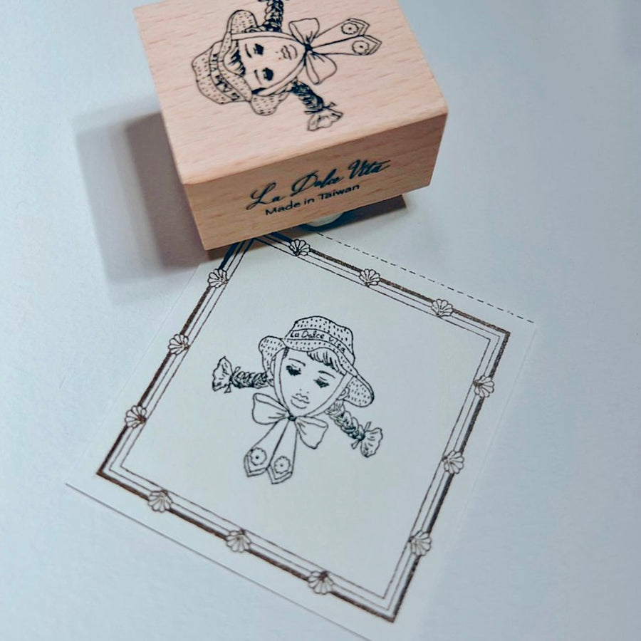 LDV straw hat with ribbon girl rubber stamp