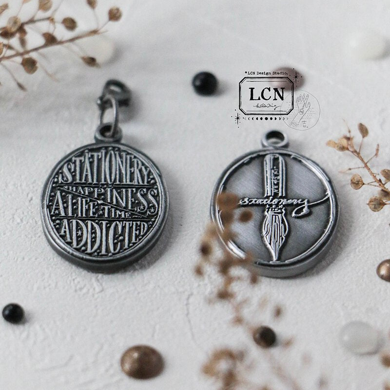 LCN Paperlover/ Stationery addicted double-sided metal charm